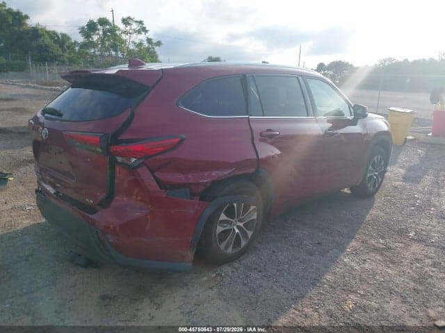 2020 TOYOTA HIGHLANDER XLE 4