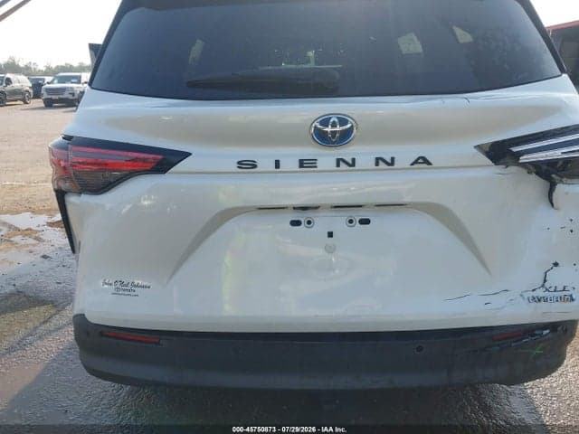 2021 TOYOTA SIENNA XLE 6
