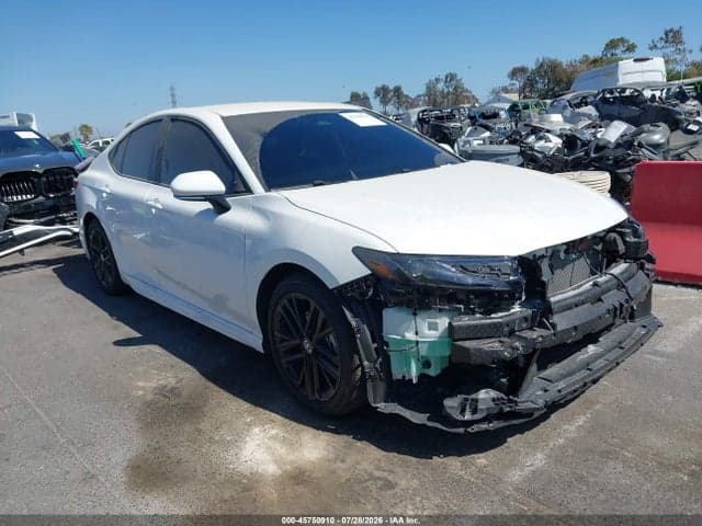 2026 TOYOTA CAMRY SE 1