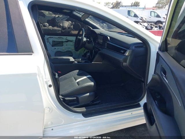 2026 TOYOTA CAMRY SE 5