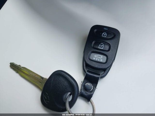 2020 HYUNDAI ELANTRA SE 11