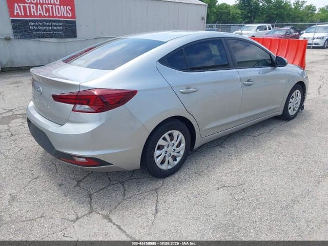 2020 HYUNDAI ELANTRA SE 4