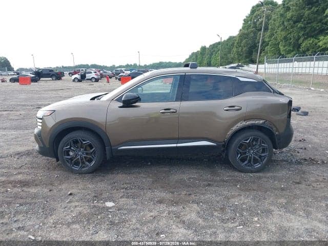 2026 NISSAN KICKS SR 15
