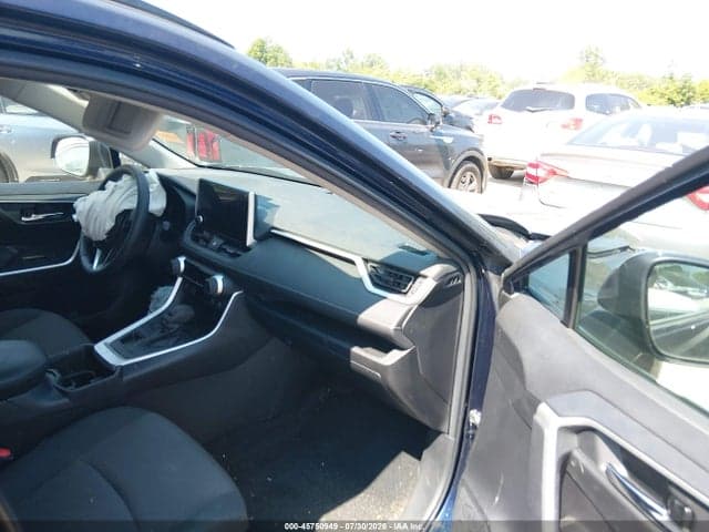 2023 TOYOTA RAV4 XLE 5