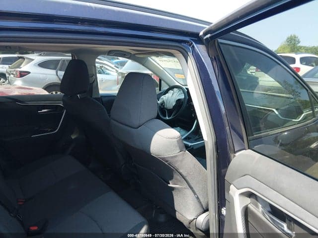2023 TOYOTA RAV4 XLE 8