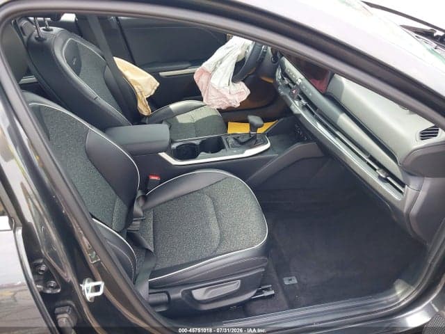 2025 KIA K4 GT-LINE 5