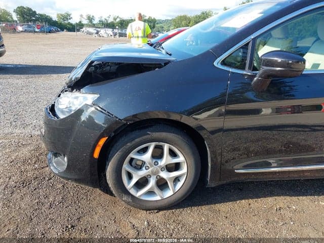 2018 CHRYSLER PACIFICA TOURING L 19