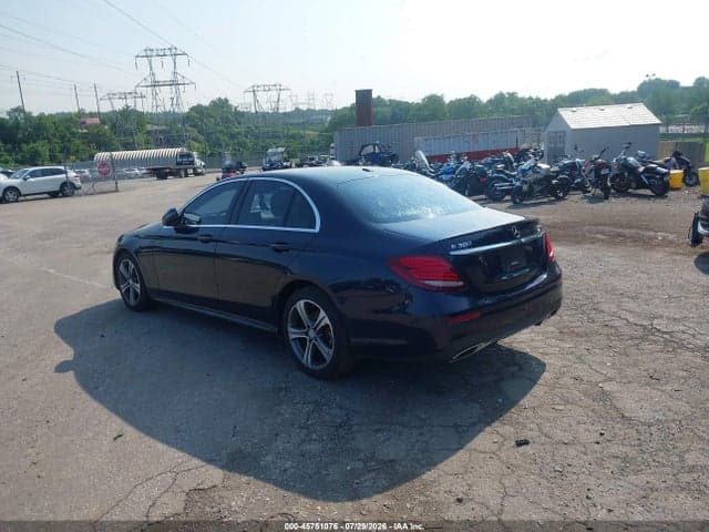 2017 MERCEDES-BENZ E 300 4MATIC 3