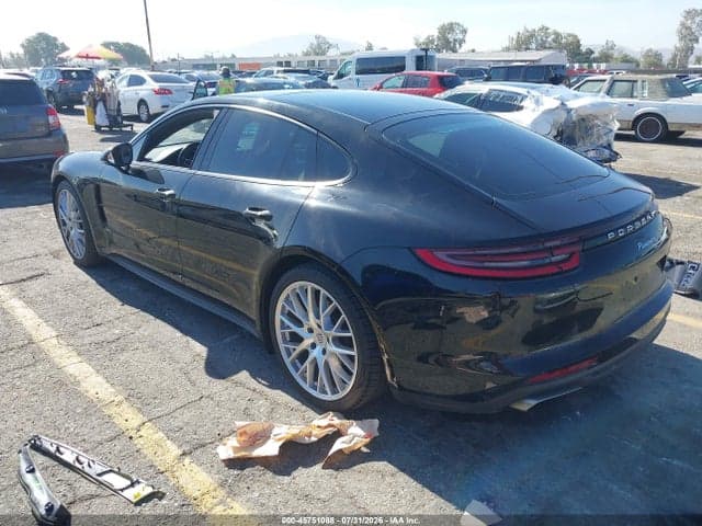 2018 PORSCHE PANAMERA 4 3