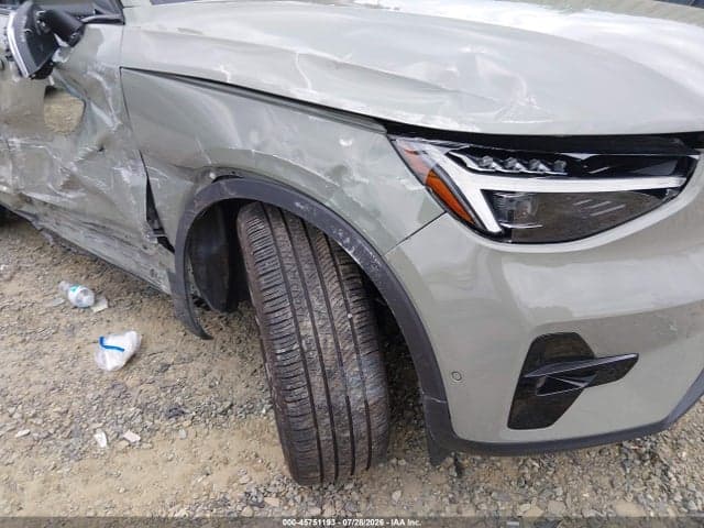 2025 VOLVO XC40 B5 PLUS DARK THEME 13