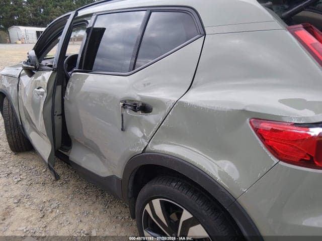 2025 VOLVO XC40 B5 PLUS DARK THEME 16