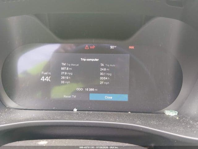 2025 VOLVO XC40 B5 PLUS DARK THEME 7