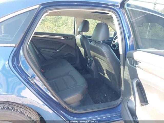 2017 VOLKSWAGEN PASSAT 1.8T SE 8