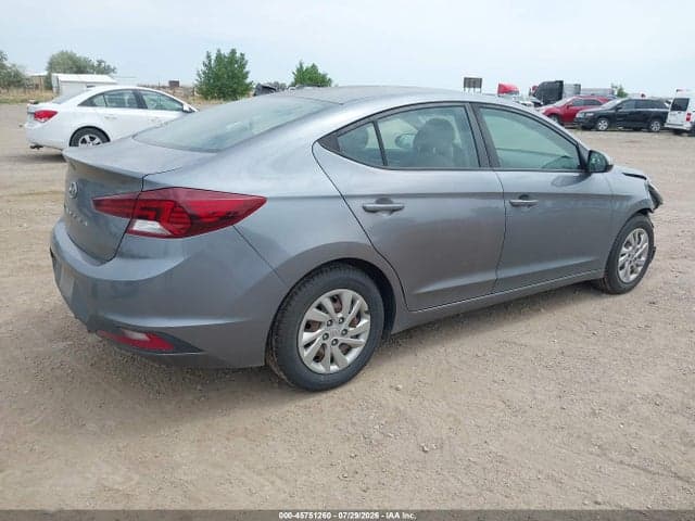 2019 HYUNDAI ELANTRA SE 4