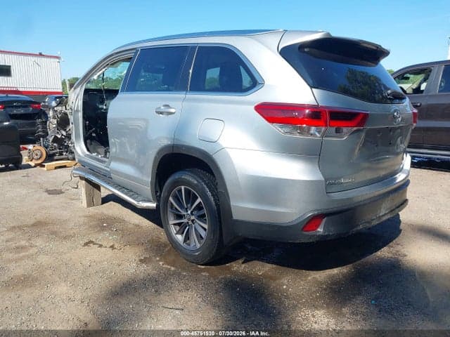 2017 TOYOTA HIGHLANDER XLE 3