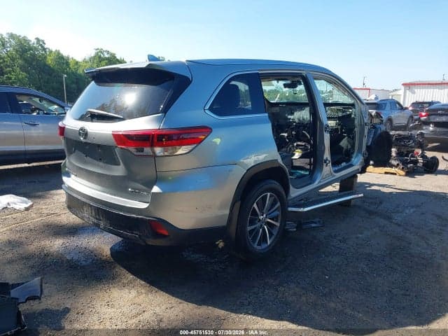 2017 TOYOTA HIGHLANDER XLE 4