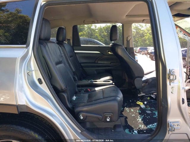 2017 TOYOTA HIGHLANDER XLE 8