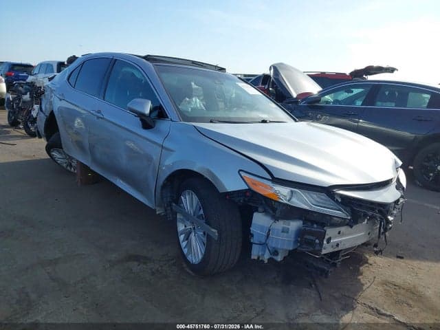2018 TOYOTA CAMRY XLE - 1