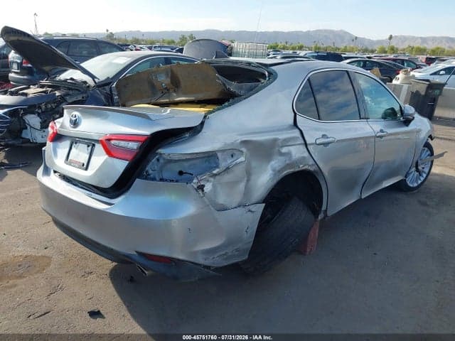 2018 TOYOTA CAMRY XLE 4
