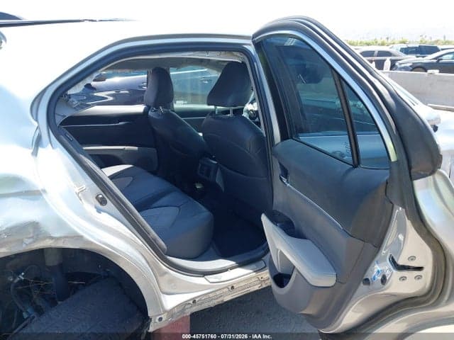 2018 TOYOTA CAMRY XLE 8