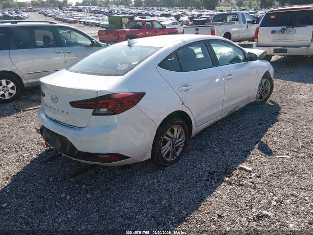 2019 HYUNDAI ELANTRA SEL 4