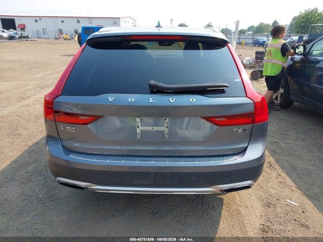2017 VOLVO V90 CROSS COUNTRY T6 17