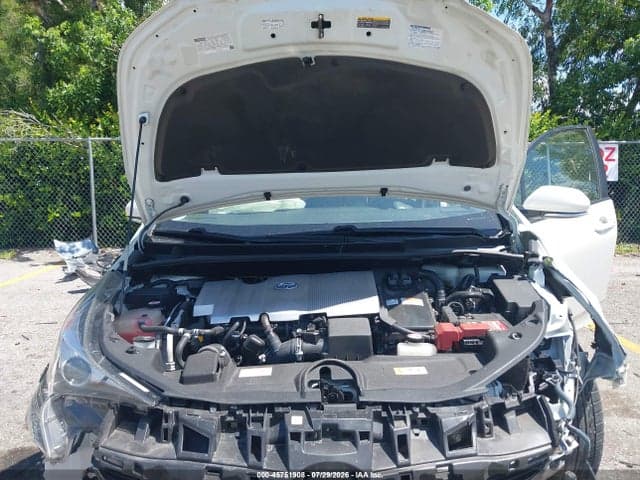 2017 TOYOTA PRIUS THREE 10