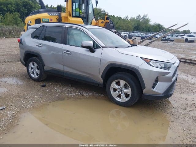 2021 TOYOTA RAV4 XLE 1