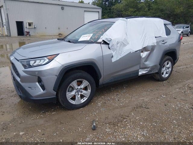 2021 TOYOTA RAV4 XLE 2