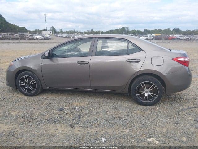 2017 TOYOTA COROLLA LE 14