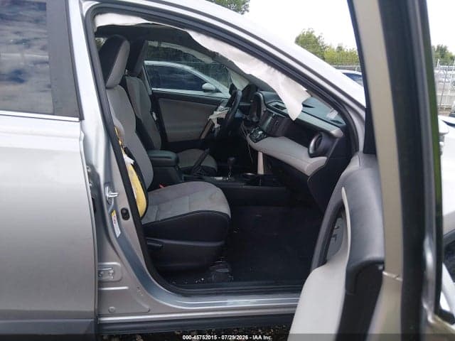 2017 TOYOTA RAV4 XLE 5