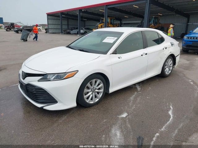 2018 TOYOTA CAMRY LE 2