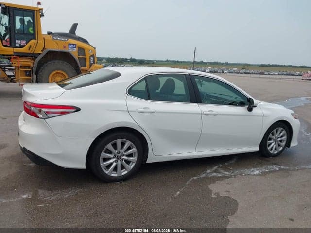 2018 TOYOTA CAMRY LE 14