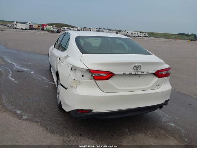 2018 TOYOTA CAMRY LE 17