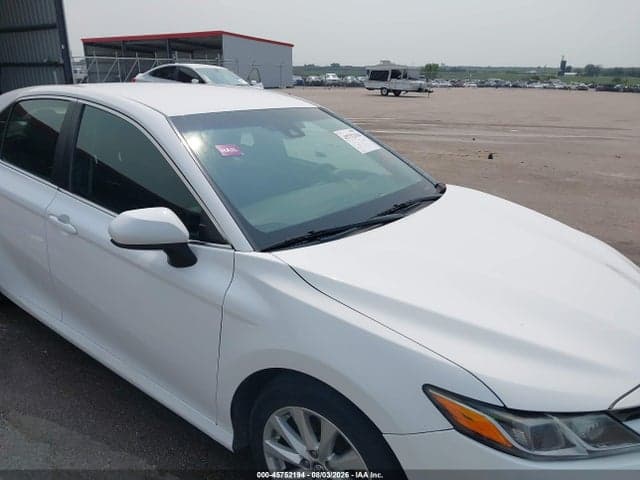 2018 TOYOTA CAMRY LE 18
