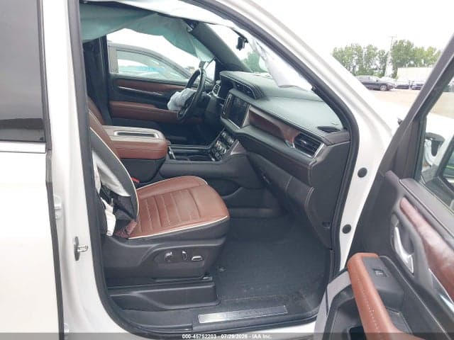 2023 GMC YUKON XL 4WD DENALI ULTIMATE 5