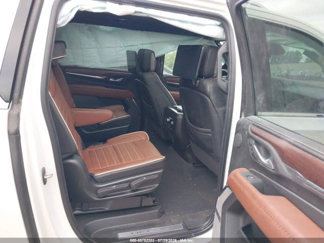 2023 GMC YUKON XL 4WD DENALI ULTIMATE 8