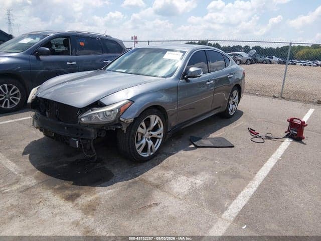 2017 INFINITI Q70 3.7 2