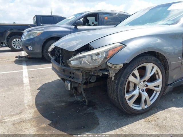 2017 INFINITI Q70 3.7 17