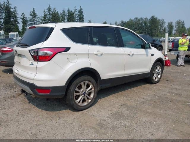 2017 FORD ESCAPE SE 4
