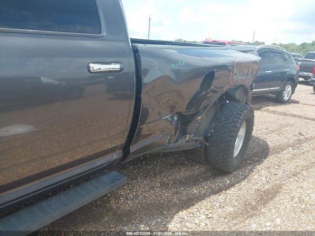 2018 RAM 3500 LARAMIE 4X4 8' BOX 6