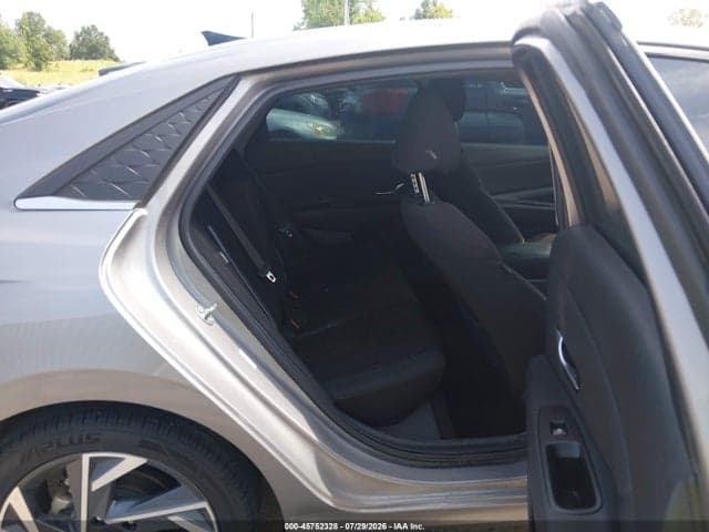 2024 HYUNDAI ELANTRA SEL 8