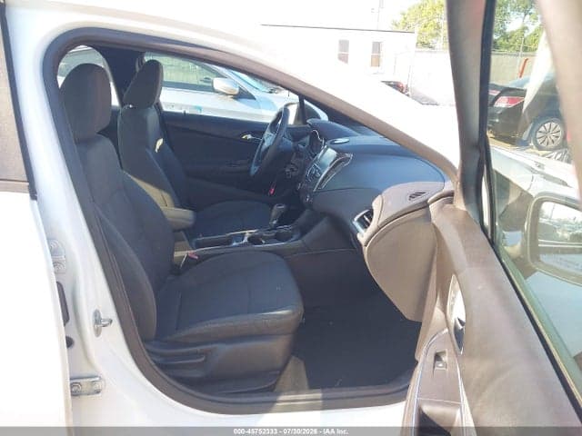 2017 CHEVROLET CRUZE LT AUTO 5