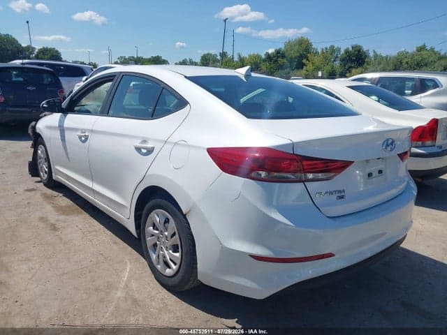 2018 HYUNDAI ELANTRA SE 3