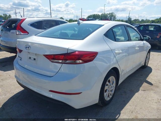 2018 HYUNDAI ELANTRA SE 4