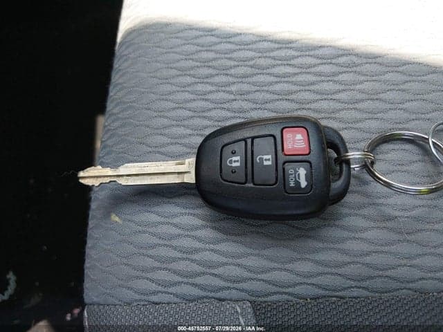 2017 TOYOTA COROLLA LE 11