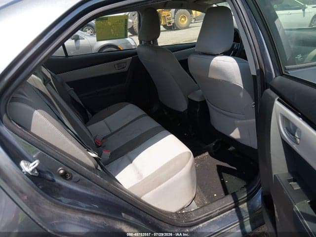 2017 TOYOTA COROLLA LE 8