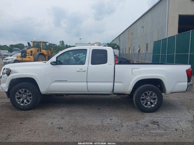 2018 TOYOTA TACOMA SR5 V6 14