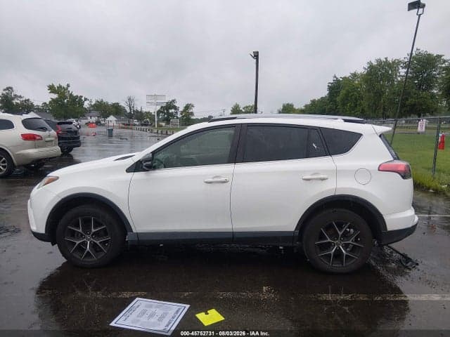 2017 TOYOTA RAV4 SE 14
