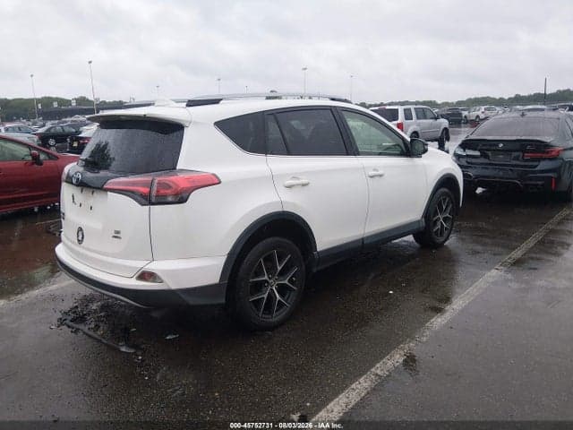 2017 TOYOTA RAV4 SE 4